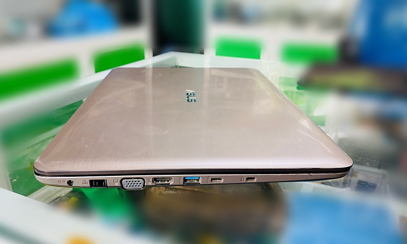 Laptop Asus A556U core i5